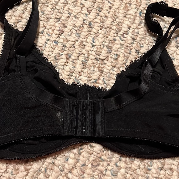 Nylon spandex barely breezies bra - Picture 4 of 5